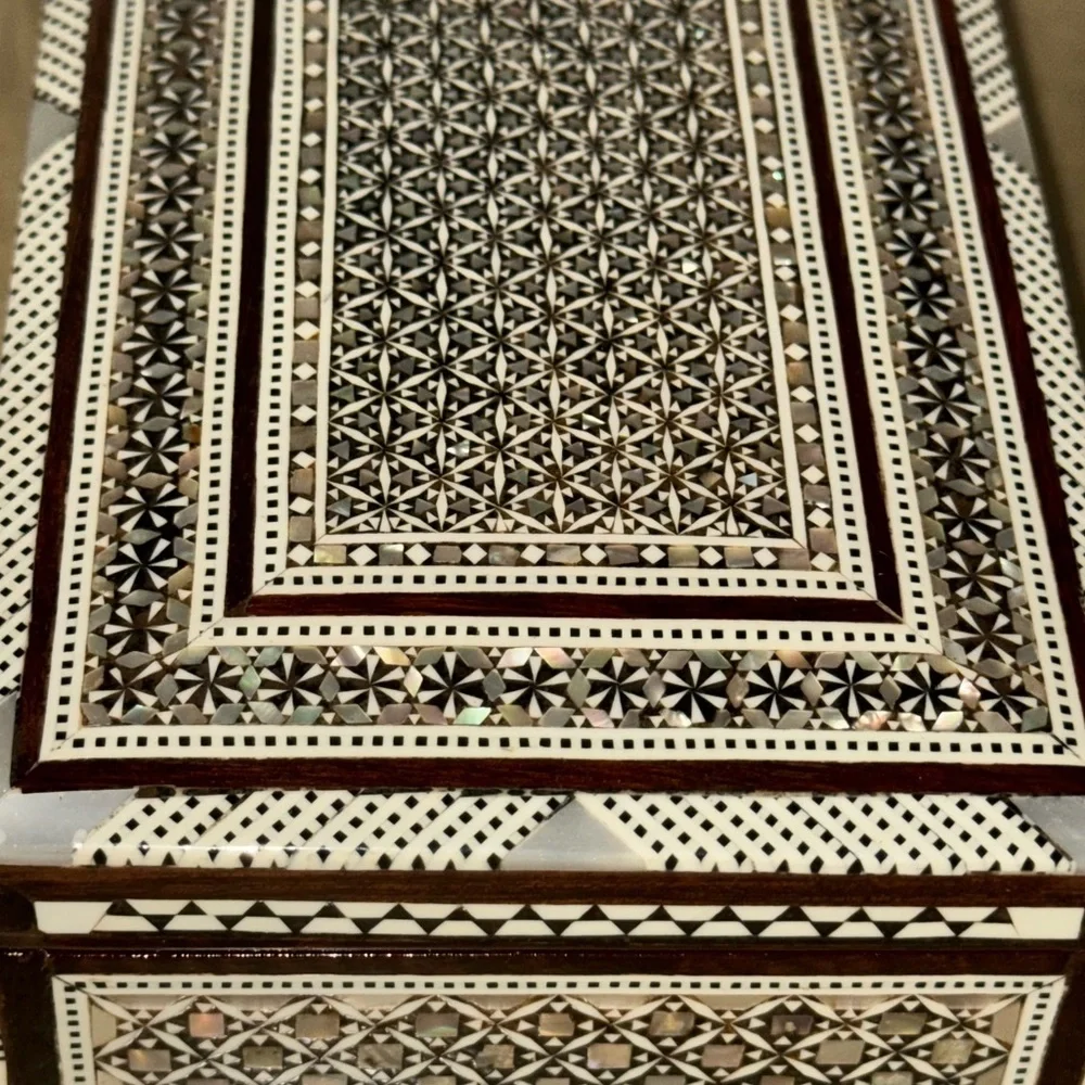 Moorish Handcrafted Middle Eastern Mosaic Inlaid Decorative Hinged Box - Picture 8 of 16